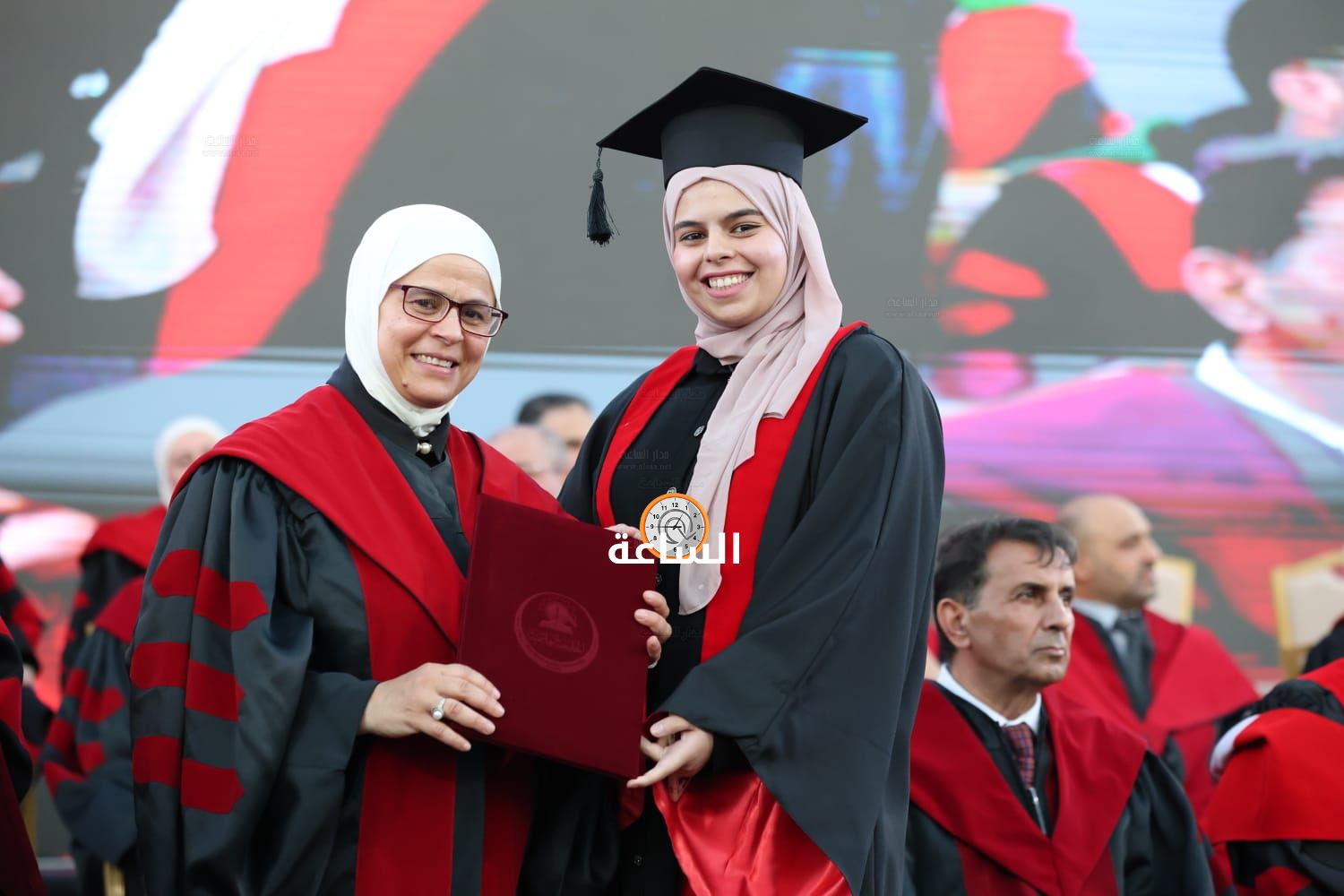 Madar Al-Saa Images 0.8715820438516522