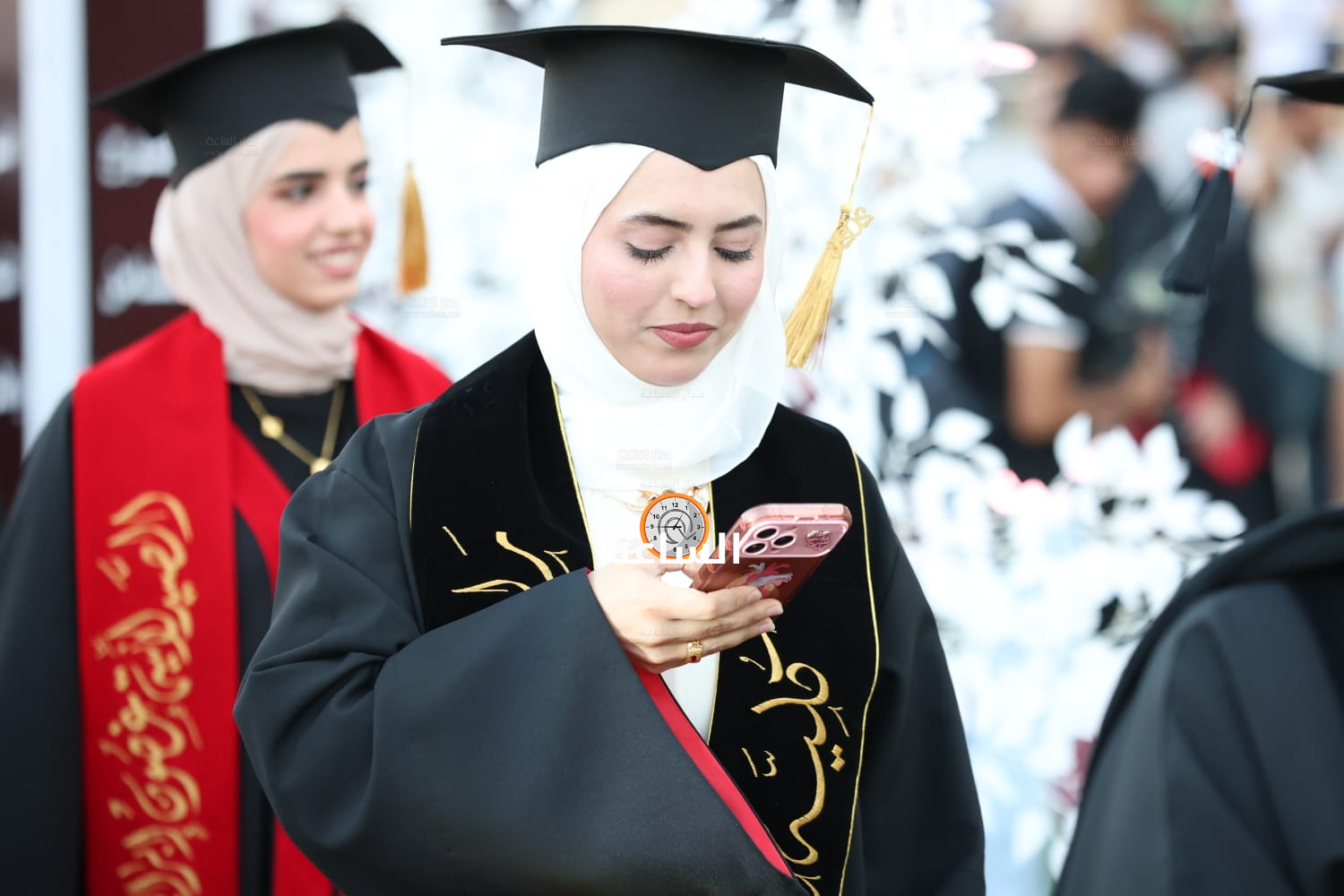 Madar Al-Saa Images 0.1741000982618175