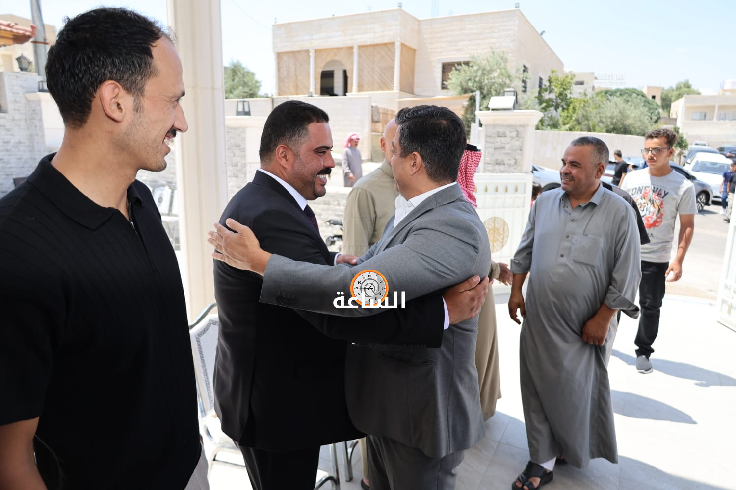 Madar Al-Saa Images 0.5243276232923096