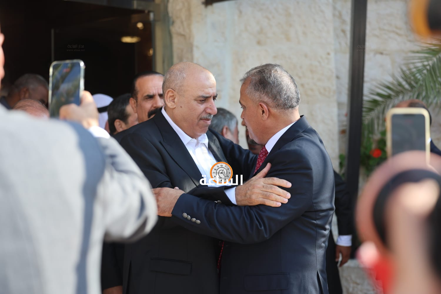 Madar Al-Saa Images 0.5594588164074157