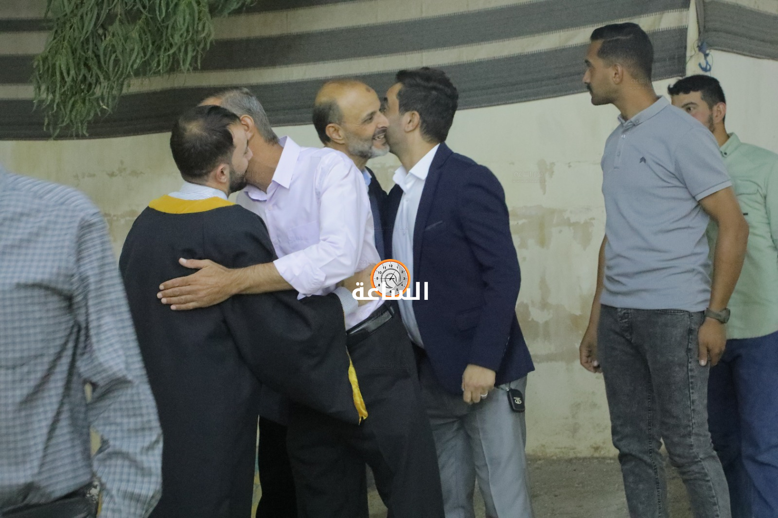 Madar Al-Saa Images 0.38356318272940393