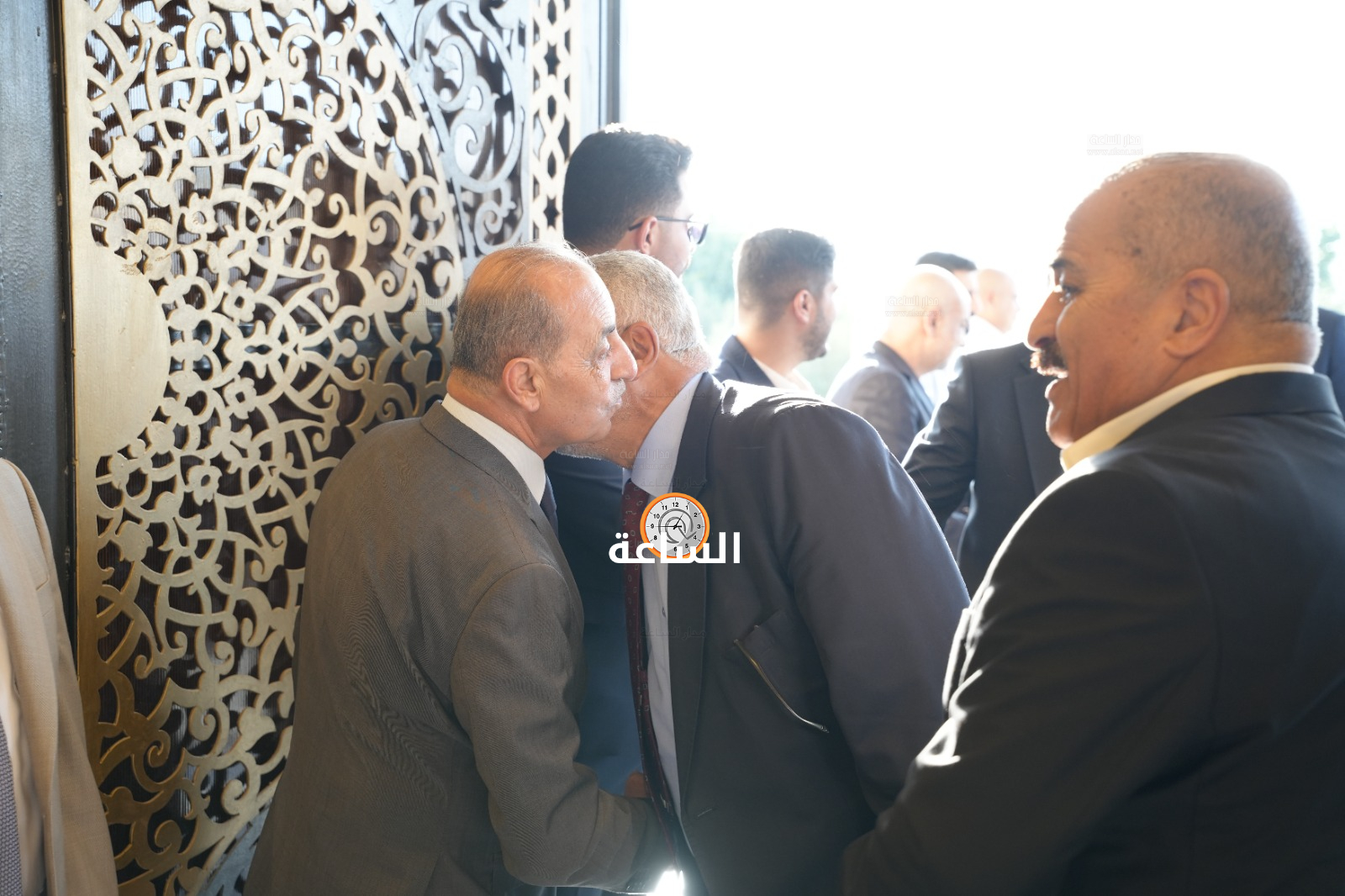 Madar Al-Saa Images 0.6239814320802575