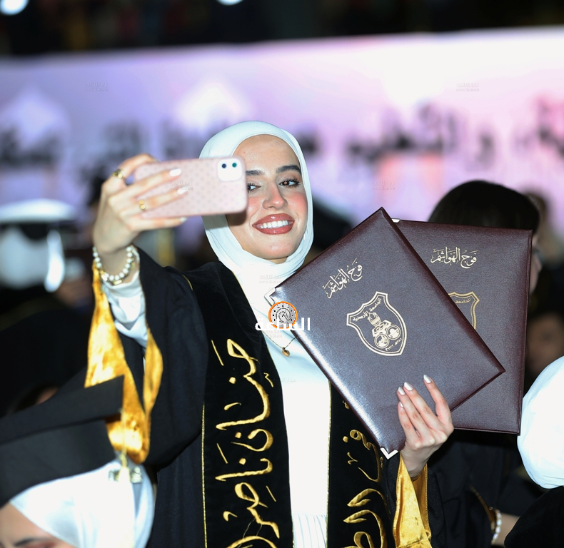 Madar Al-Saa Images 0.16347311411847854