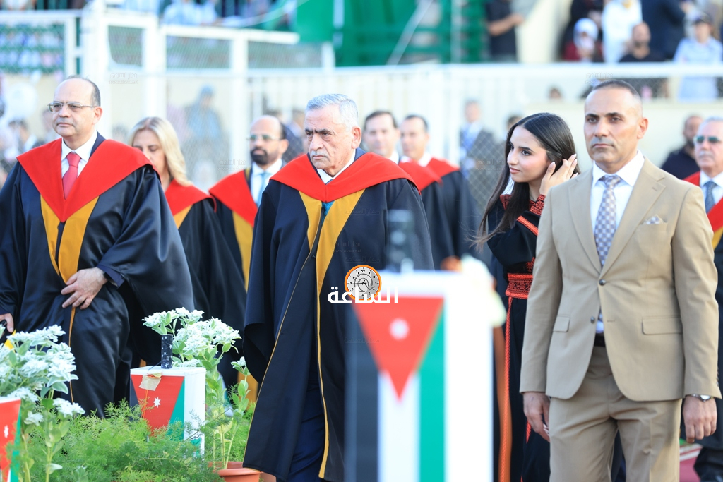 Madar Al-Saa Images 0.7370155028273095