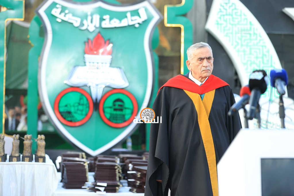 Madar Al-Saa Images 0.40012470830367886