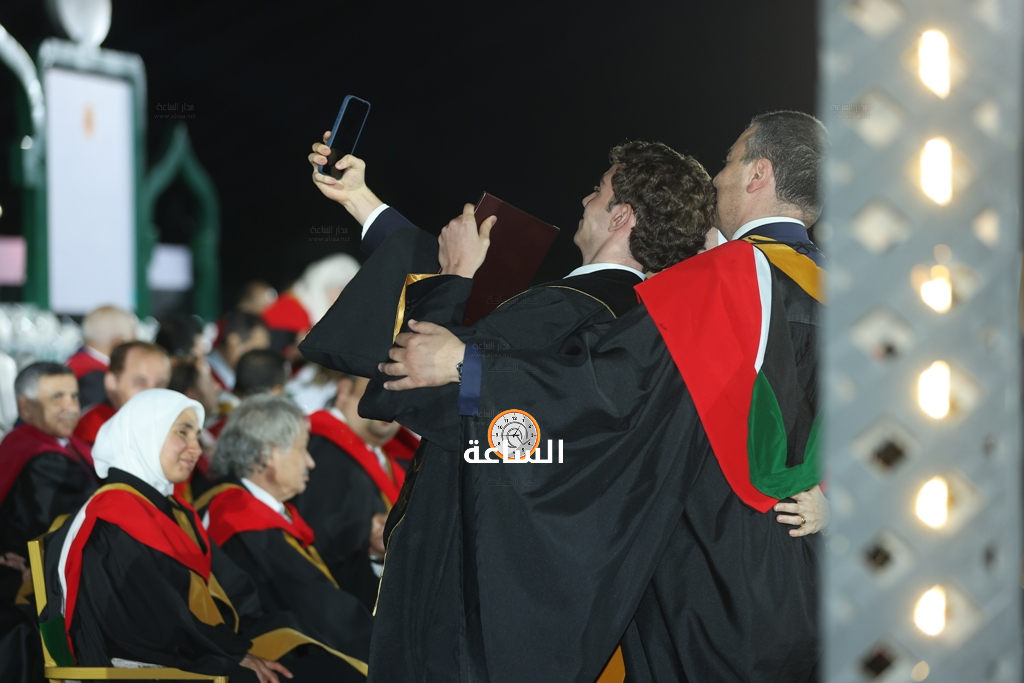 Madar Al-Saa Images 0.025558745391951465