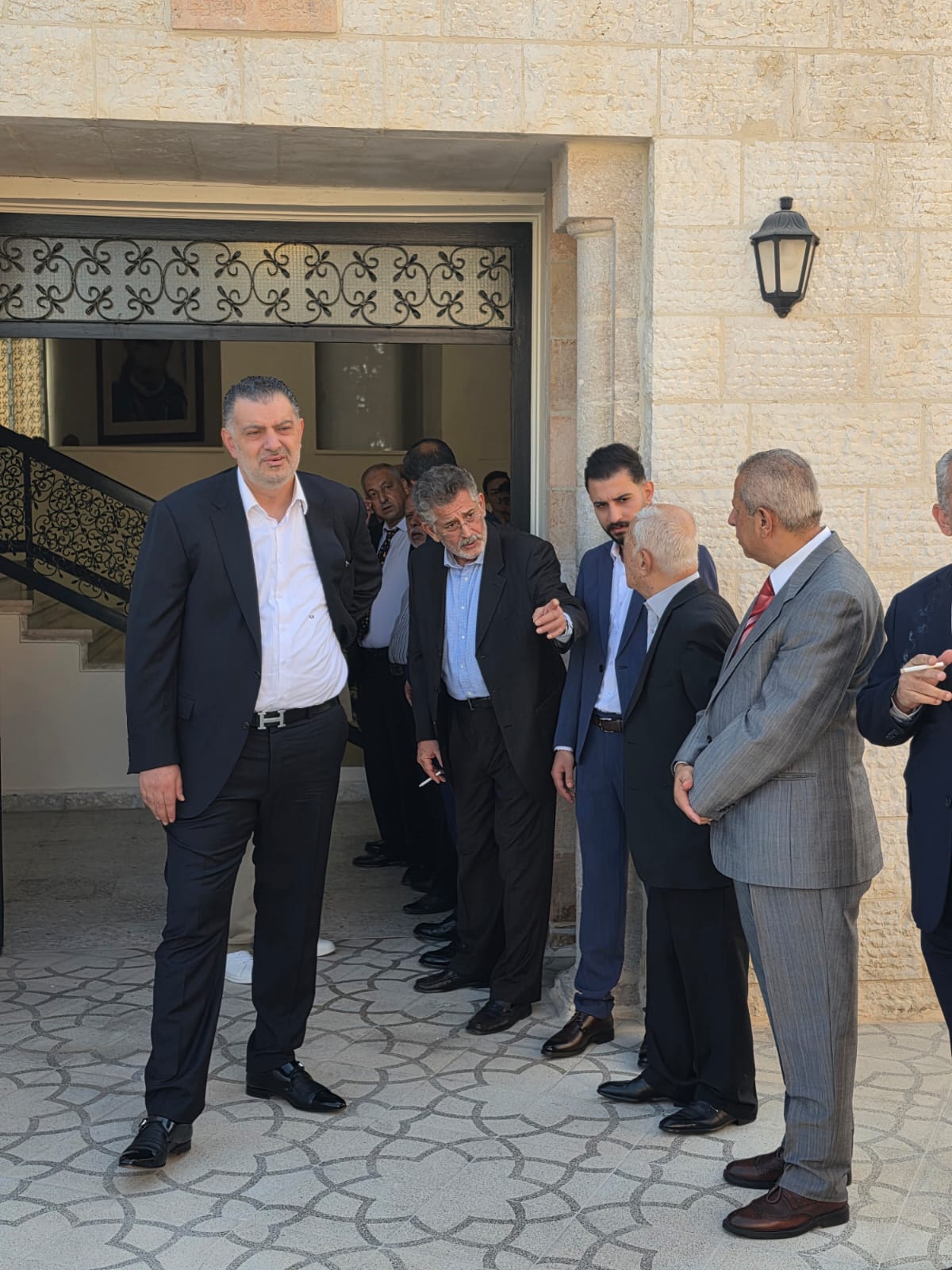 Madar Al-Saa Images 0.011441870081854044