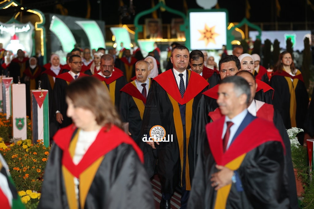 Madar Al-Saa Images 0.17297504194623115