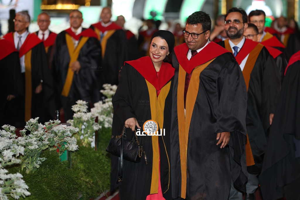 Madar Al-Saa Images 0.08367107145232366
