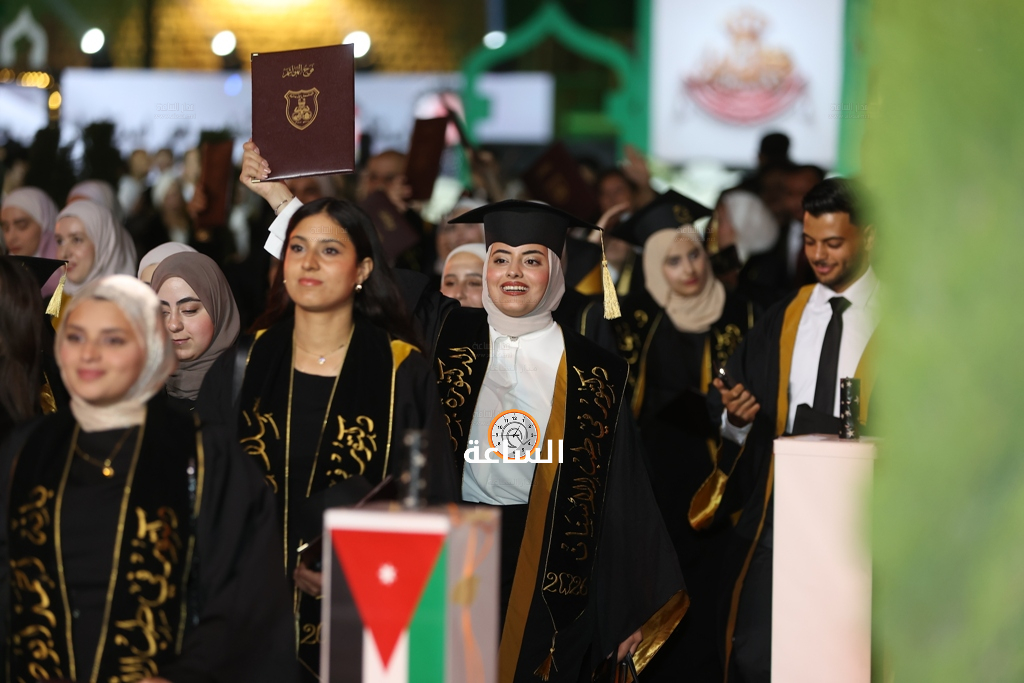 Madar Al-Saa Images 0.37654135129143684