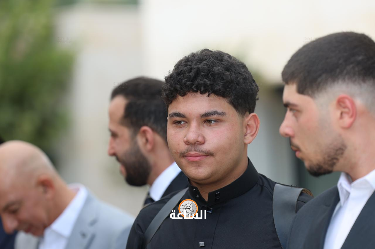 Madar Al-Saa Images 0.9997000608503603