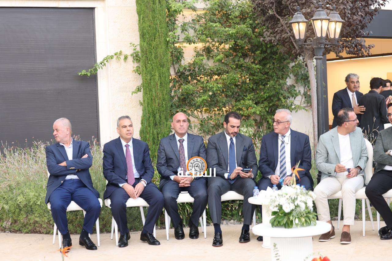Madar Al-Saa Images 0.25404843065776883