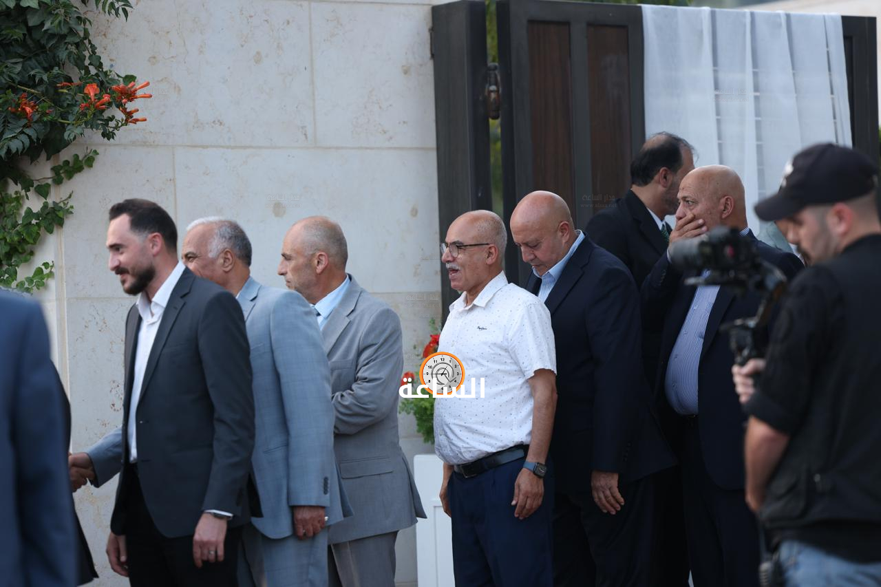Madar Al-Saa Images 0.509630568056092