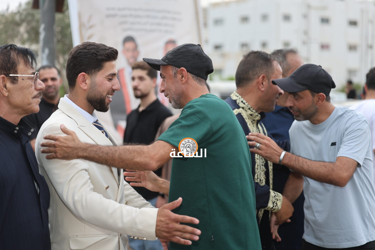 Madar Al-Saa Images 0.7857447384651378