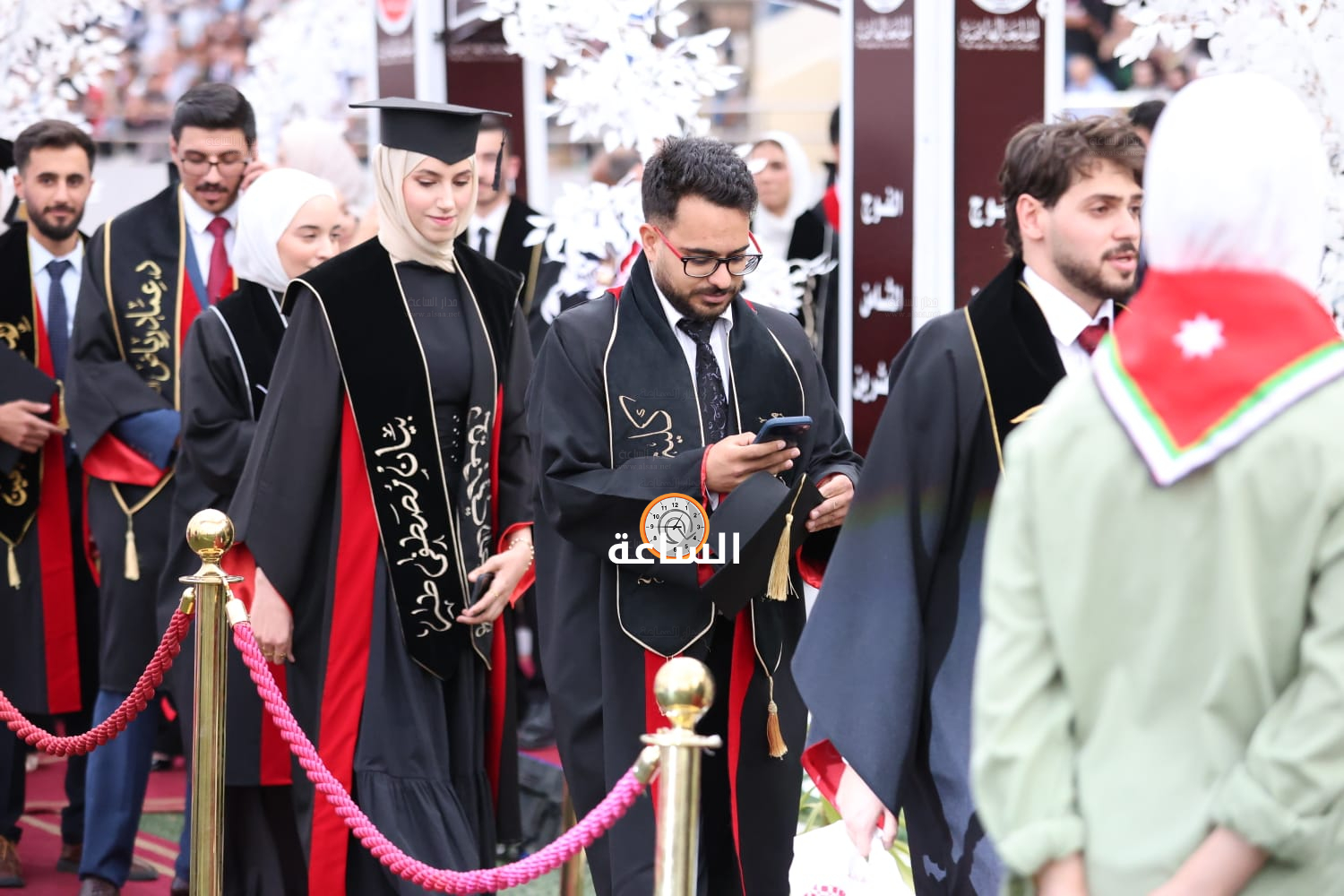Madar Al-Saa Images 0.4231531357690741