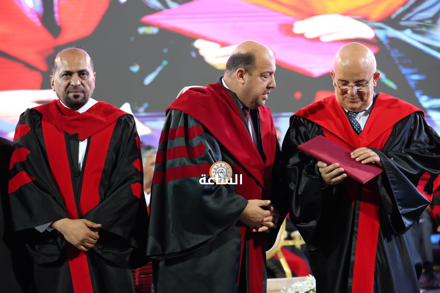 Madar Al-Saa Images 0.4273854618309747