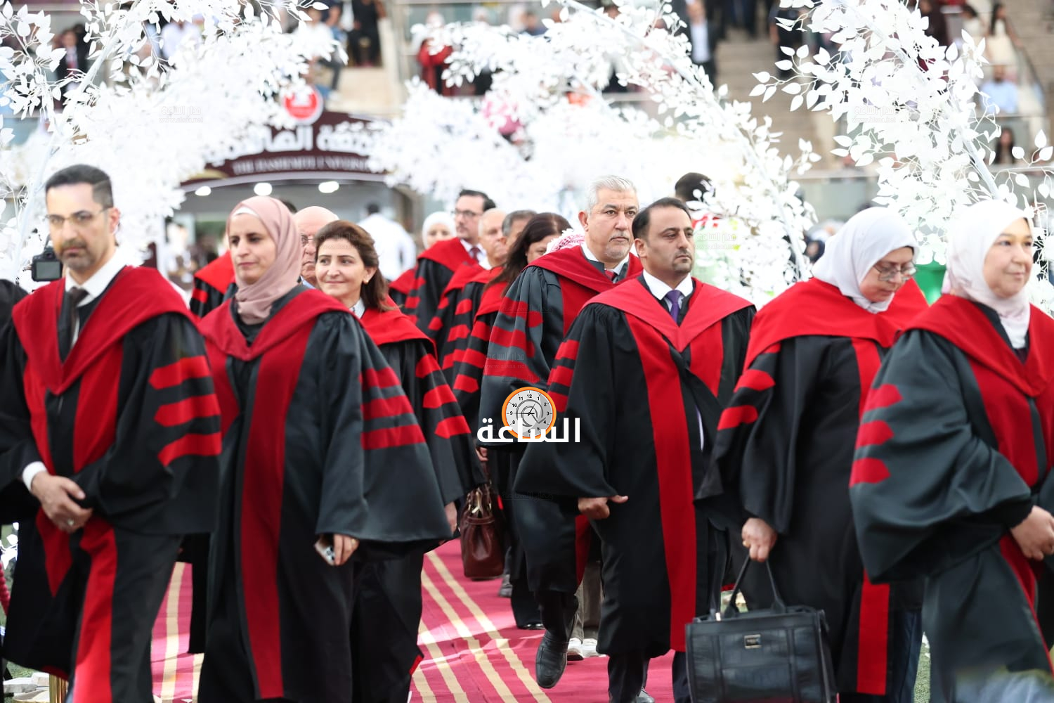Madar Al-Saa Images 0.15544972332286777