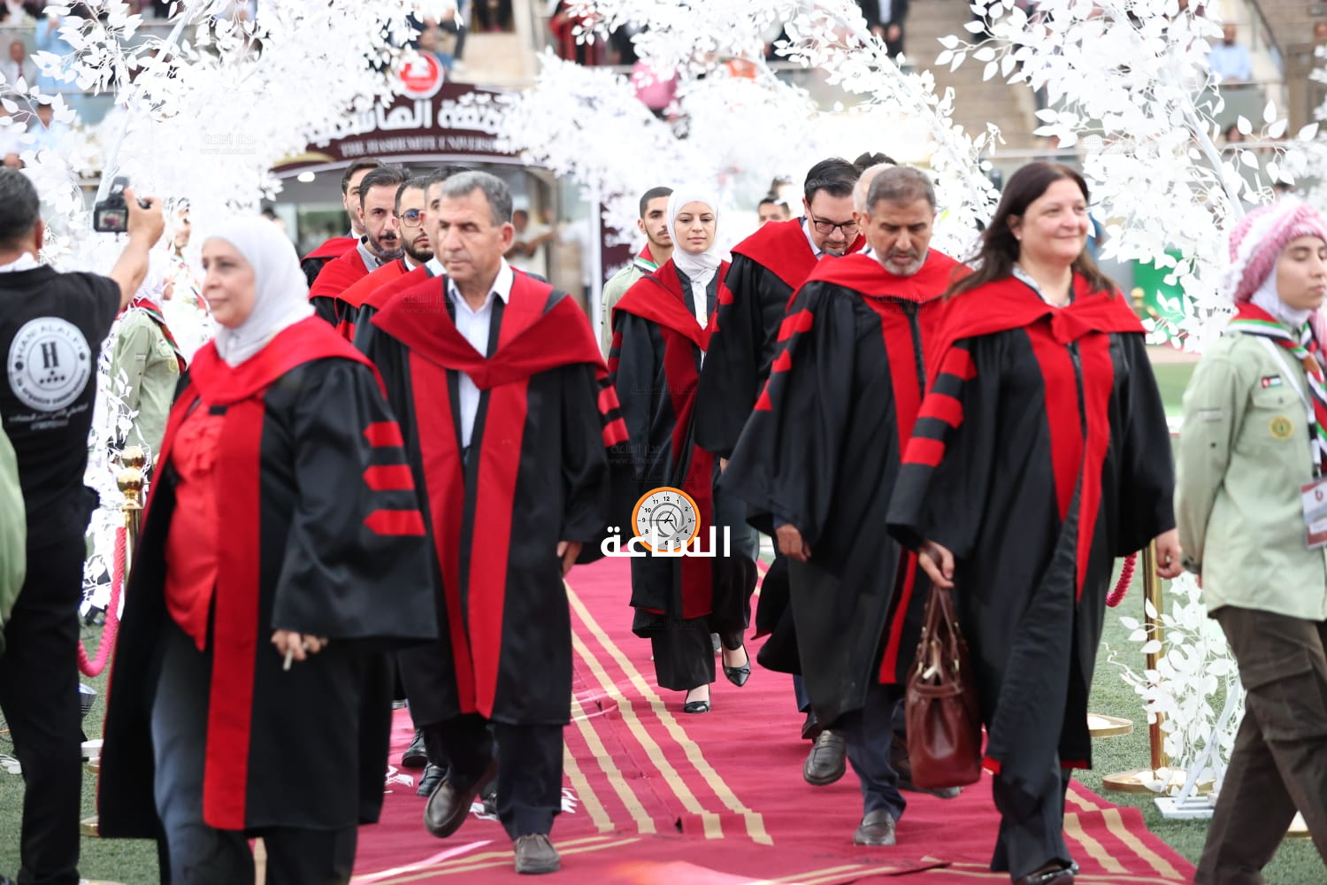 Madar Al-Saa Images 0.7838808158371339
