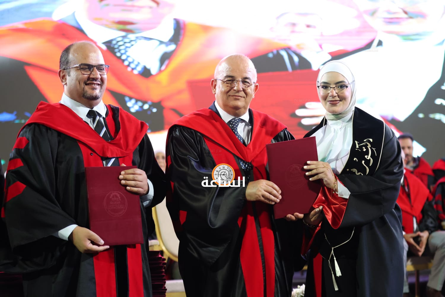 Madar Al-Saa Images 0.9554158410157422