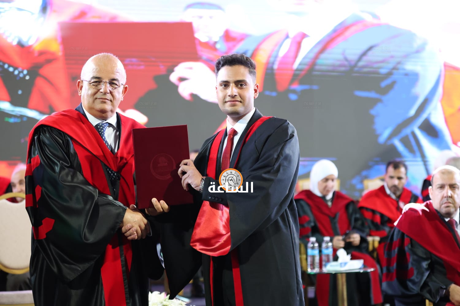 Madar Al-Saa Images 0.9244685182624023