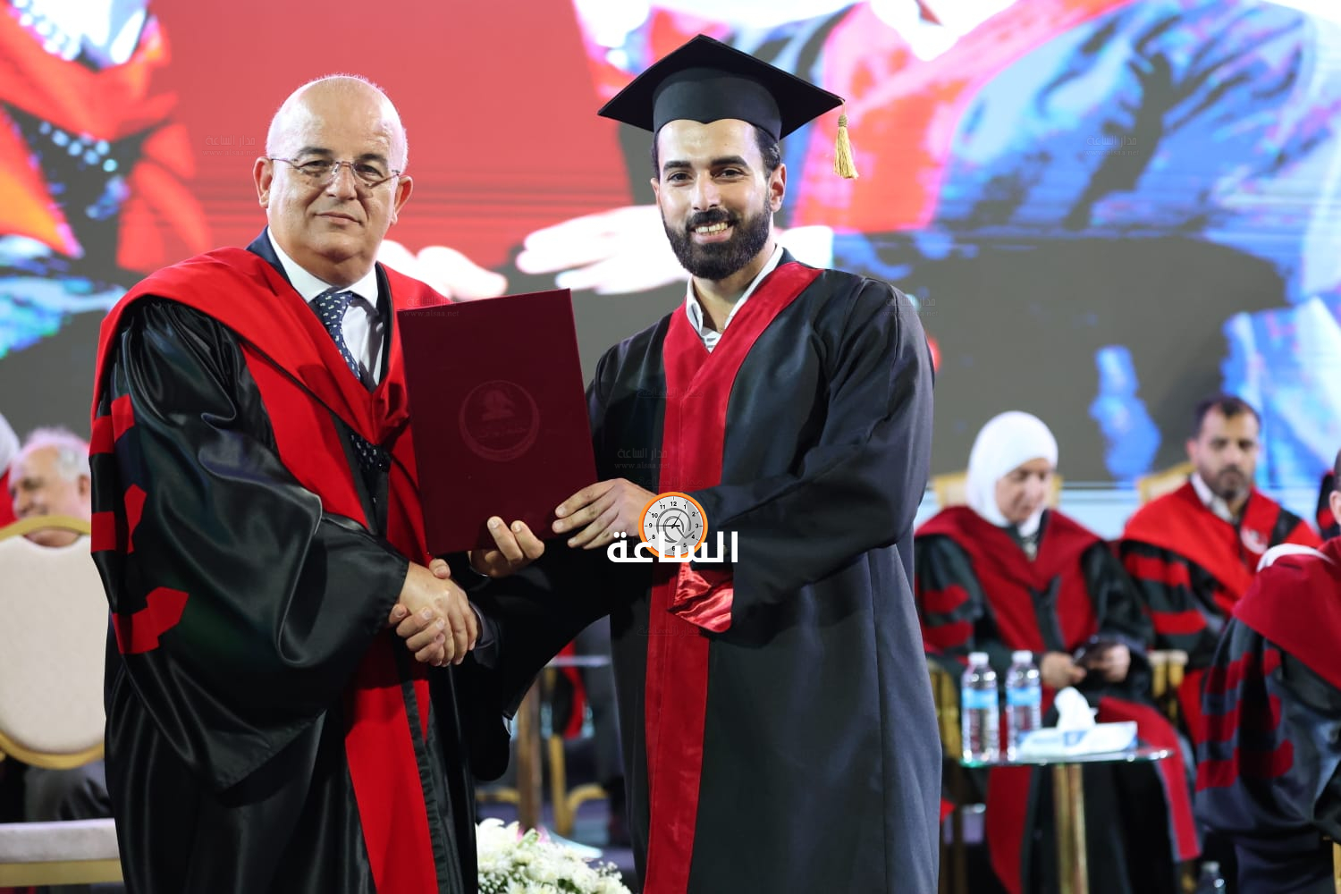 Madar Al-Saa Images 0.9782890127470735