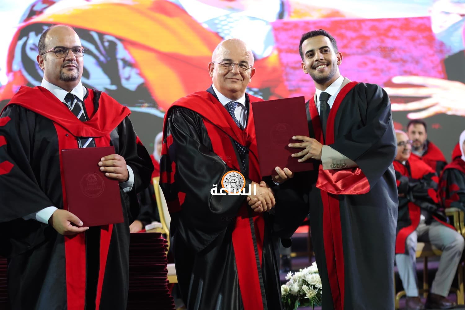 Madar Al-Saa Images 0.6944626354395919