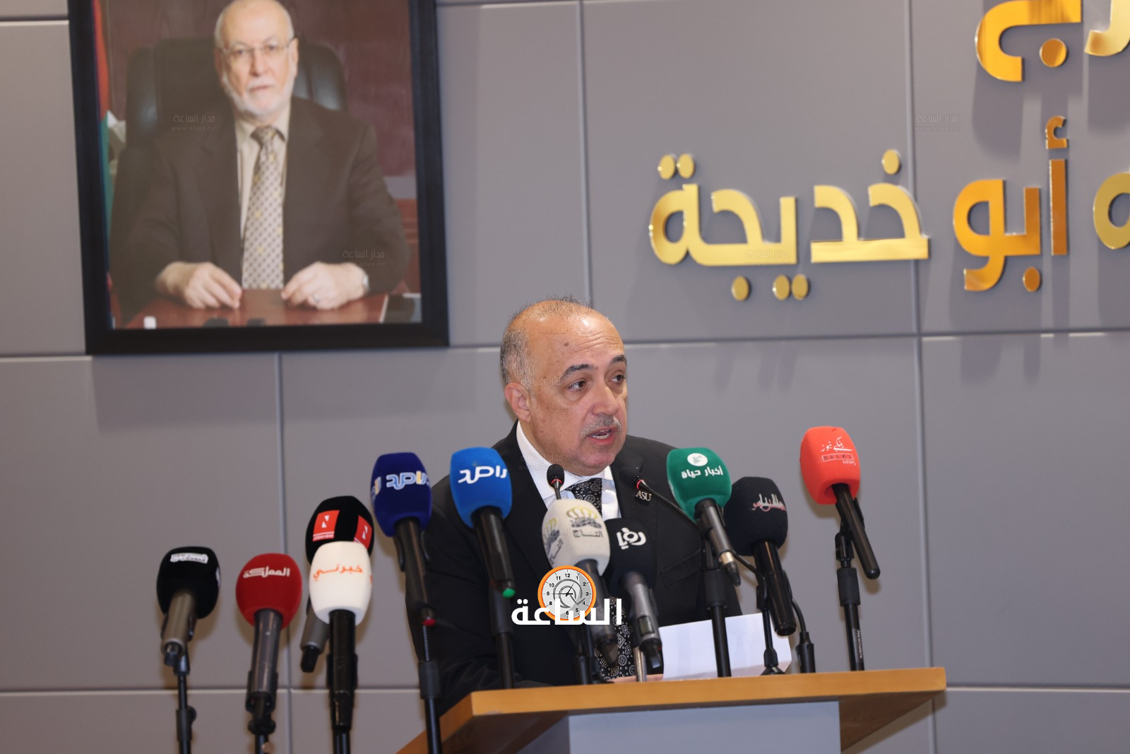 Madar Al-Saa Images 0.14884816104790066