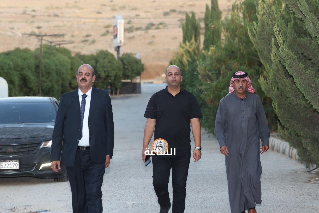 Madar Al-Saa Images 0.3826917645491469