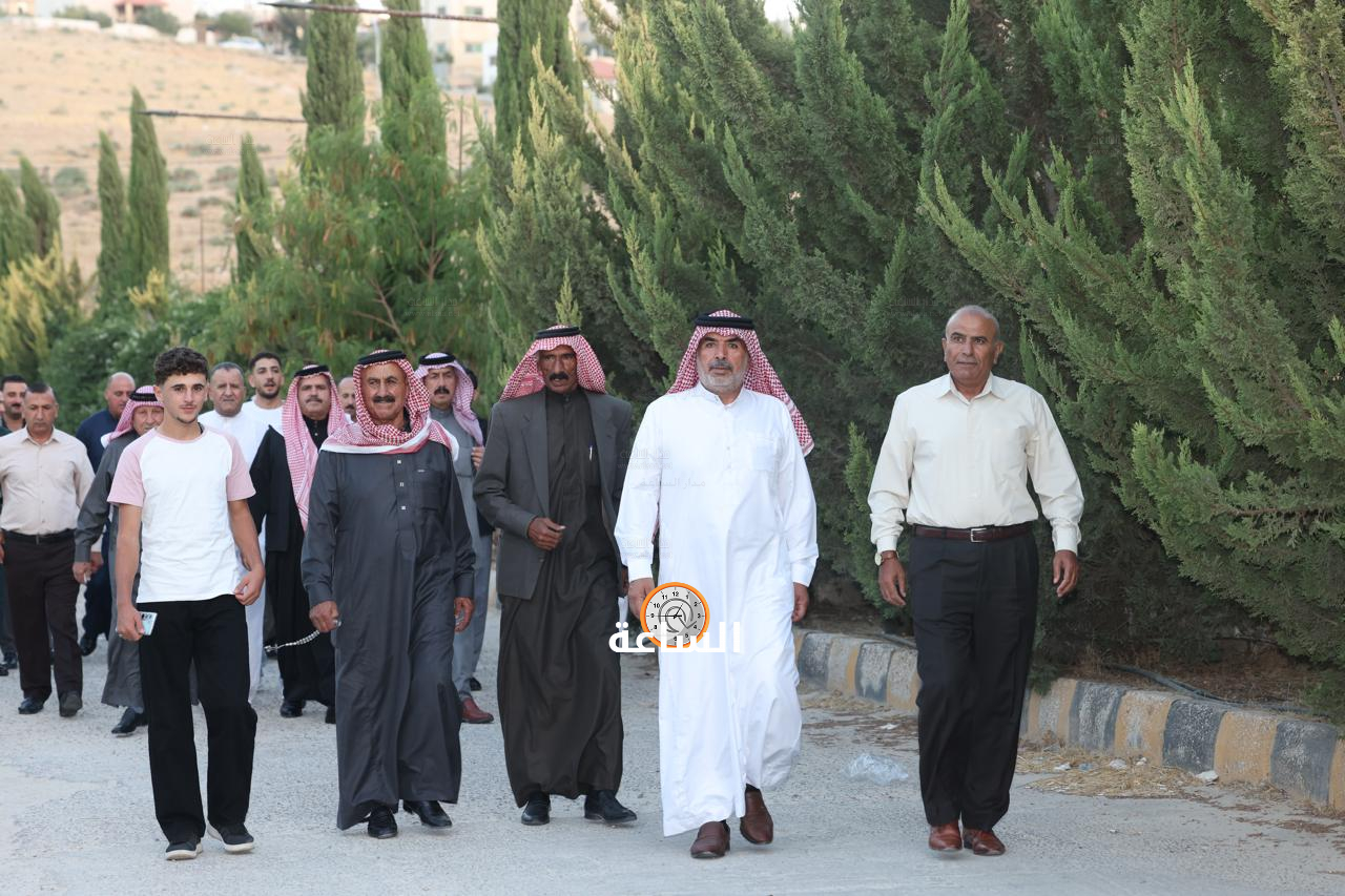 Madar Al-Saa Images 0.5609780761206353