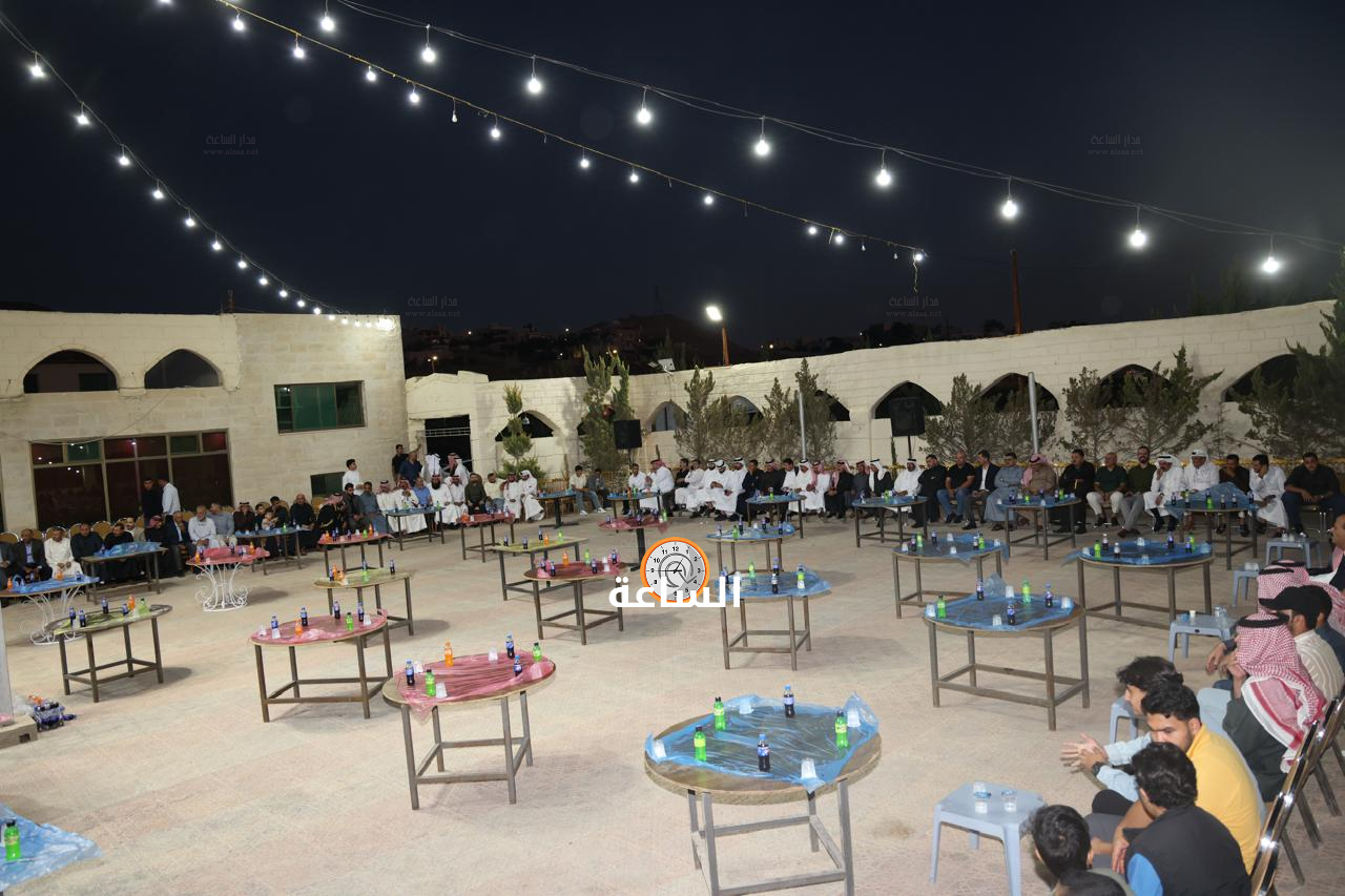 Madar Al-Saa Images 0.35706657941718356