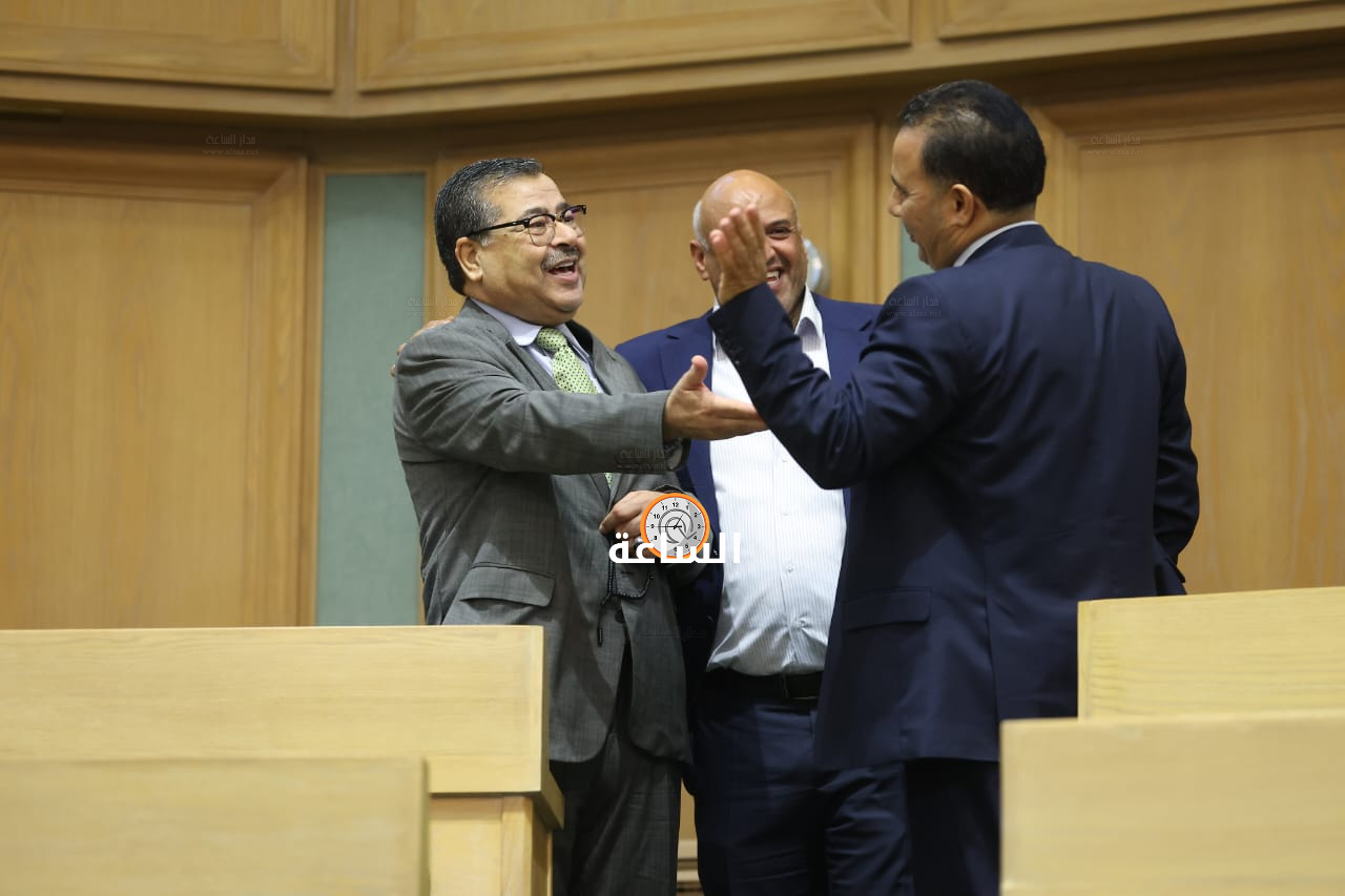 Madar Al-Saa Images 0.4964209564230765