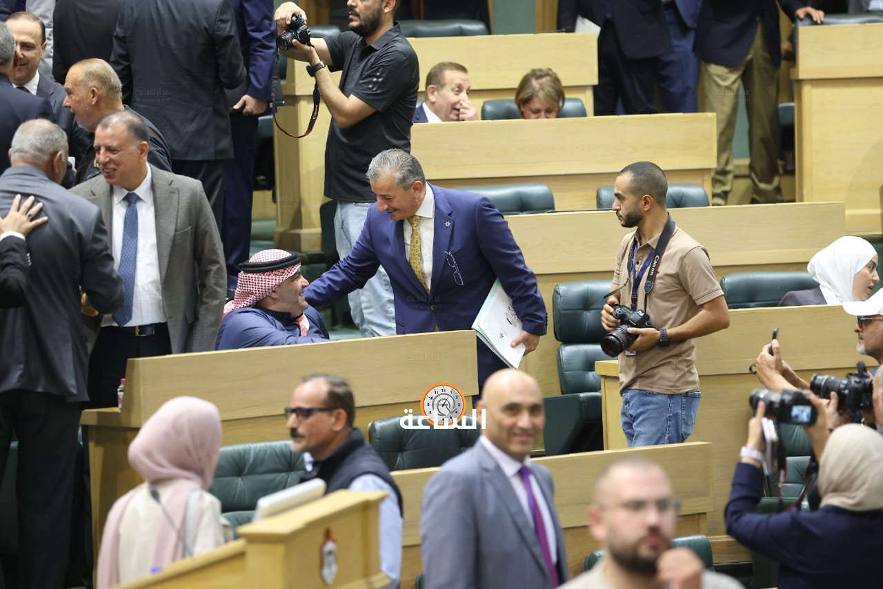 Madar Al-Saa Images 0.34174439235640264