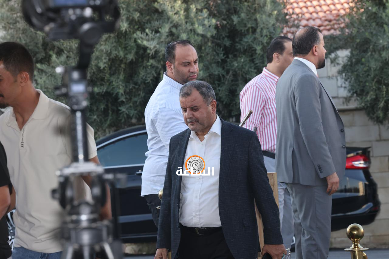 Madar Al-Saa Images 0.7496942241735549