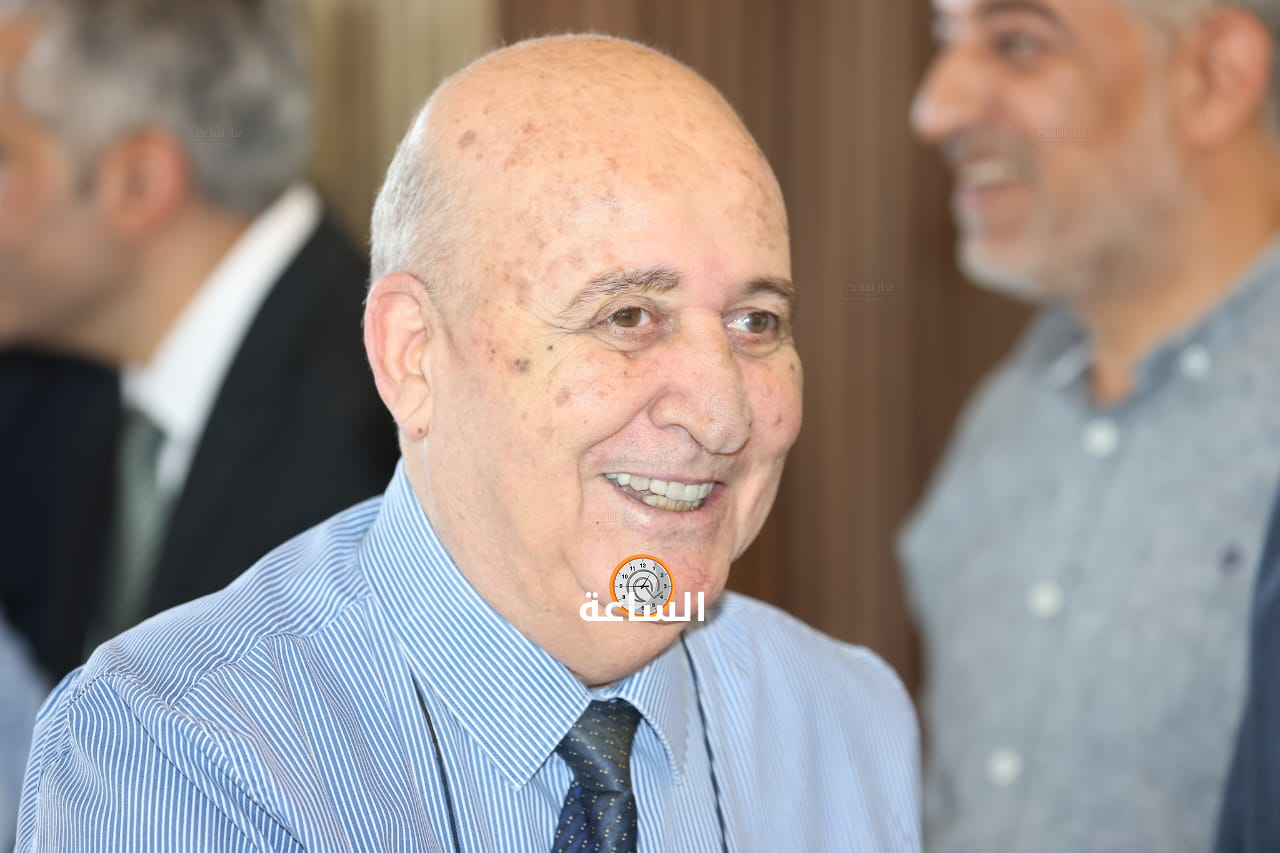 Madar Al-Saa Images 0.5833333020629171
