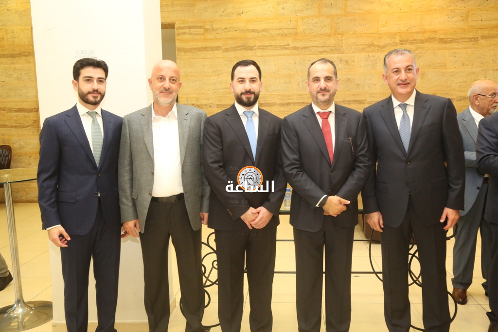 Madar Al-Saa Images 0.7322545359598427