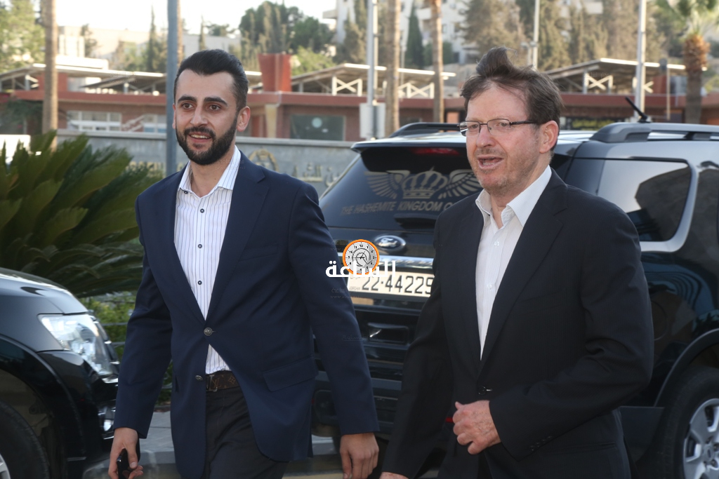 Madar Al-Saa Images 0.5000373273210691