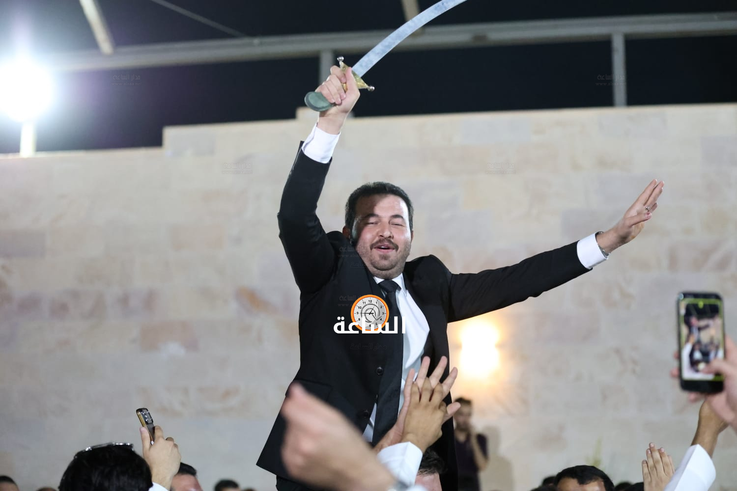 Madar Al-Saa Images 0.33068646040181693