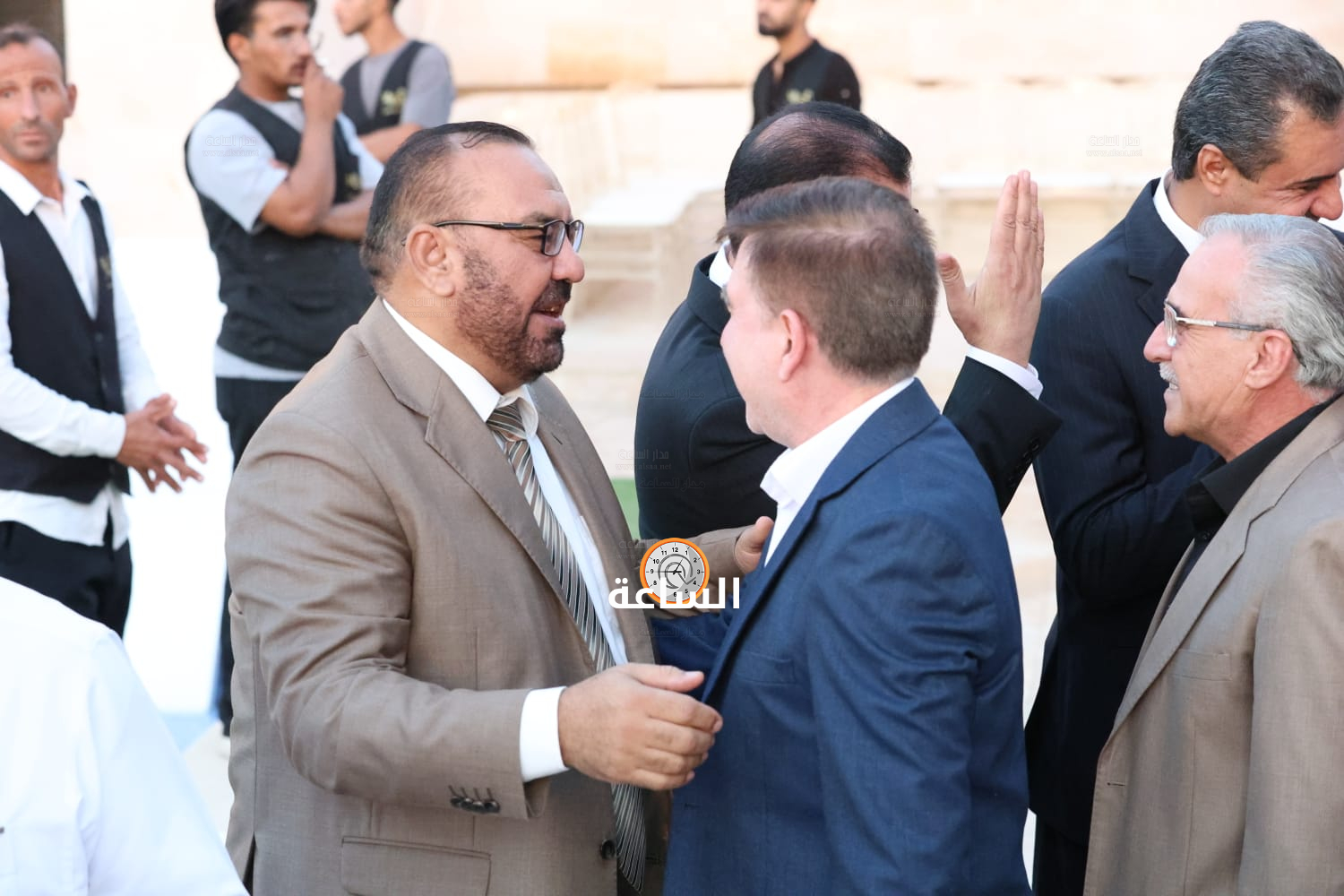 Madar Al-Saa Images 0.1784053567943218