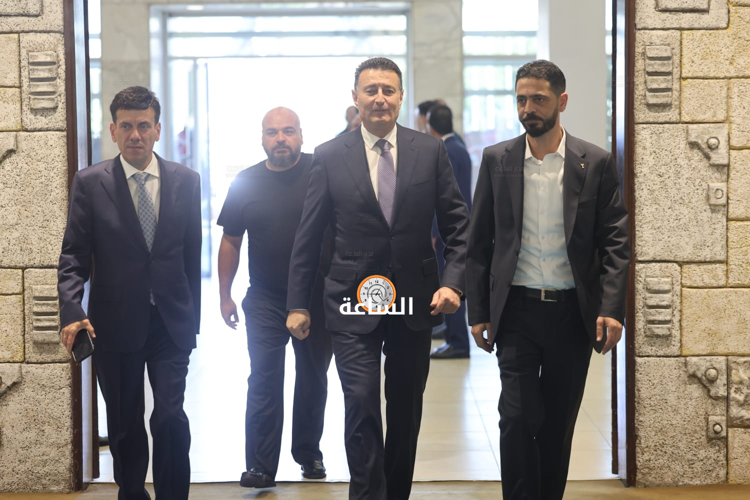 Madar Al-Saa Images 0.10325398085834658