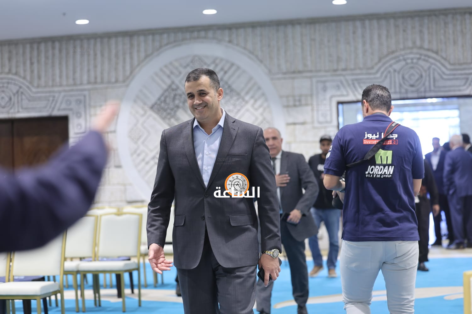 Madar Al-Saa Images 0.15644921304987547