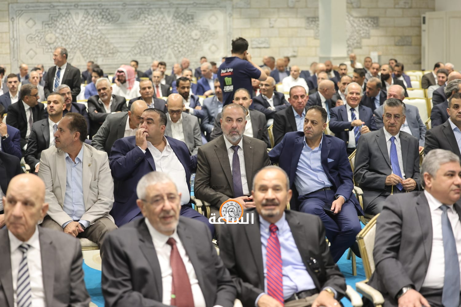 Madar Al-Saa Images 0.5484828443463127