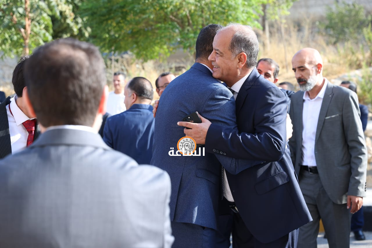 Madar Al-Saa Images 0.7475231950338558
