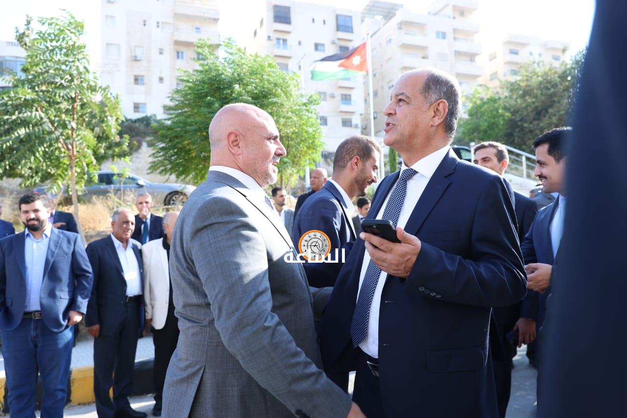 Madar Al-Saa Images 0.4254100484487916