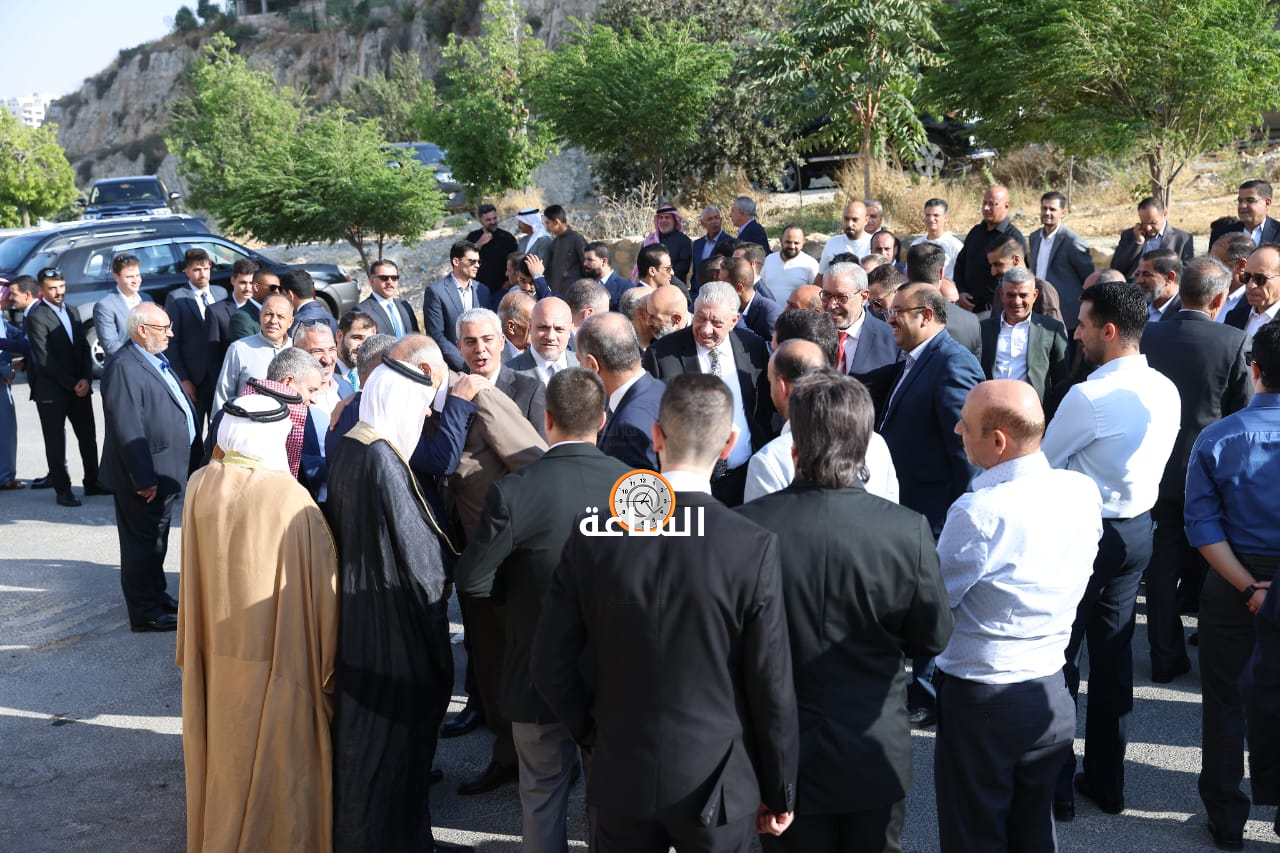 Madar Al-Saa Images 0.7335404110501017