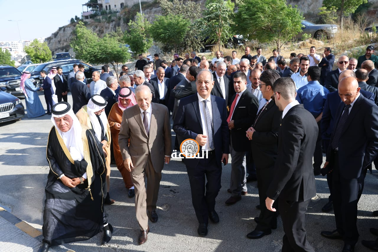 Madar Al-Saa Images 0.6985851639694142