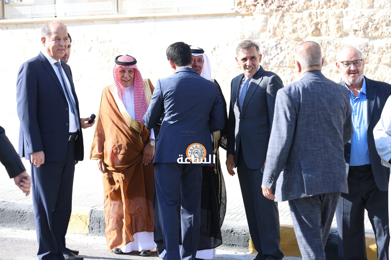Madar Al-Saa Images 0.08765753470687054