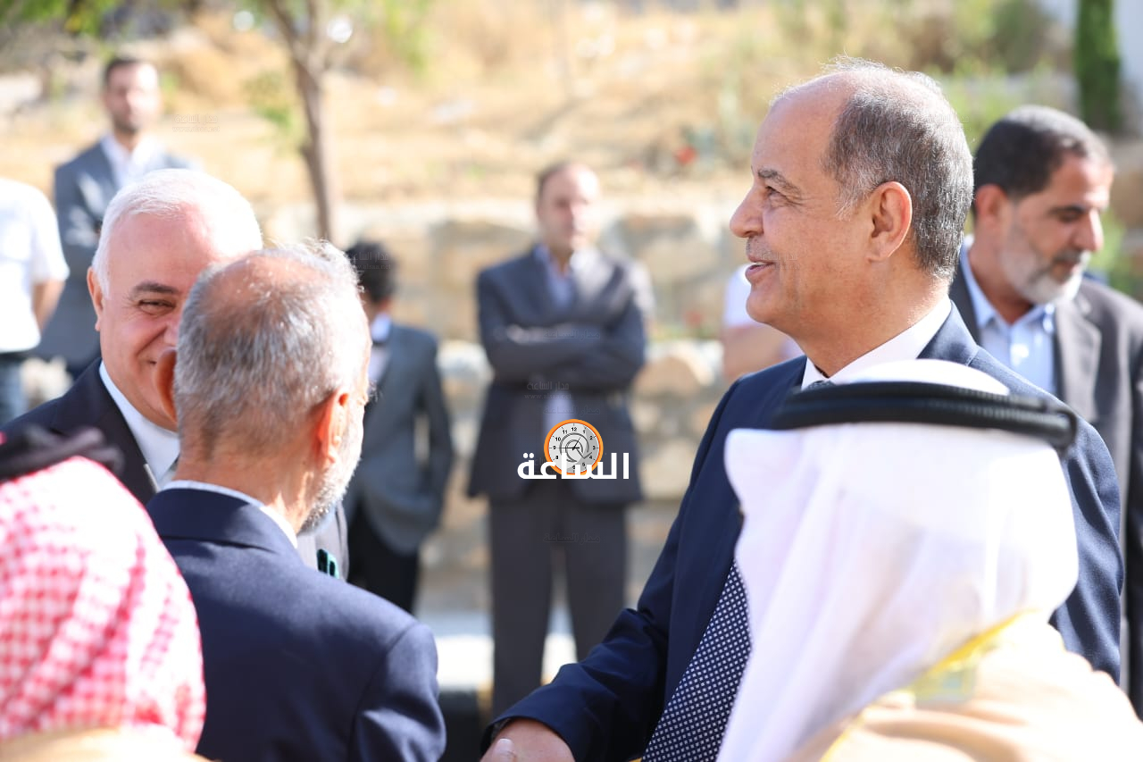 Madar Al-Saa Images 0.0023773947590139954