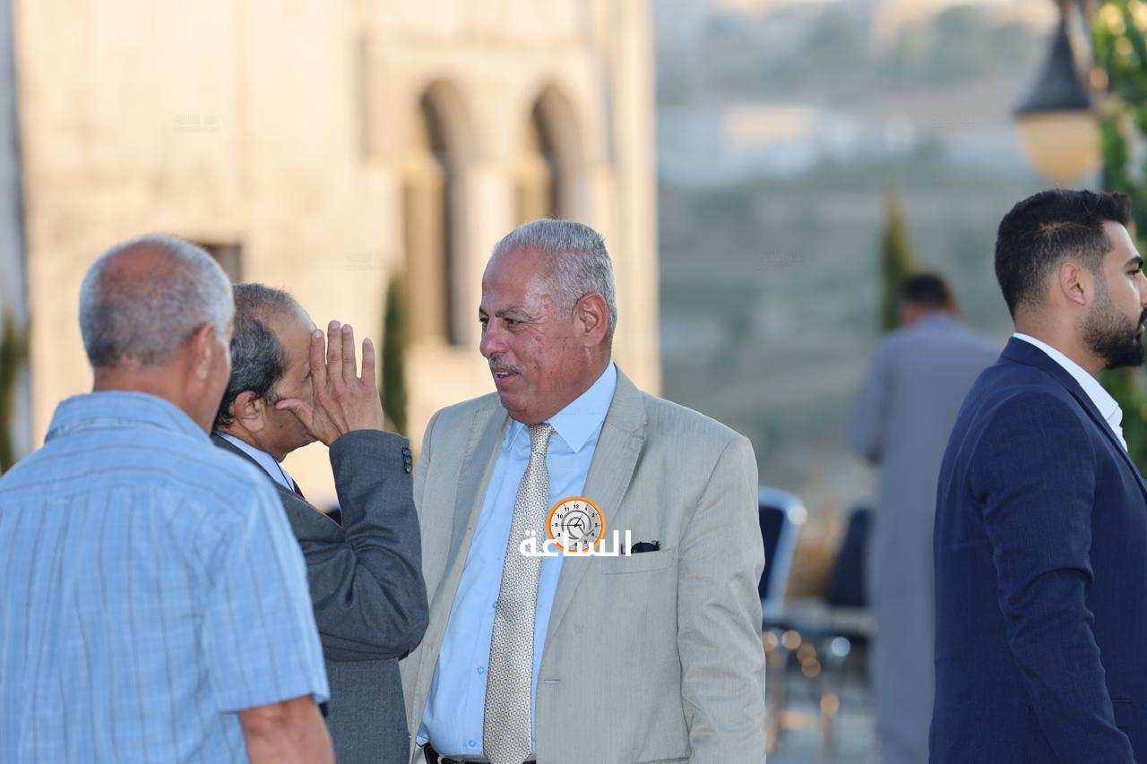 Madar Al-Saa Images 0.3747613601694554