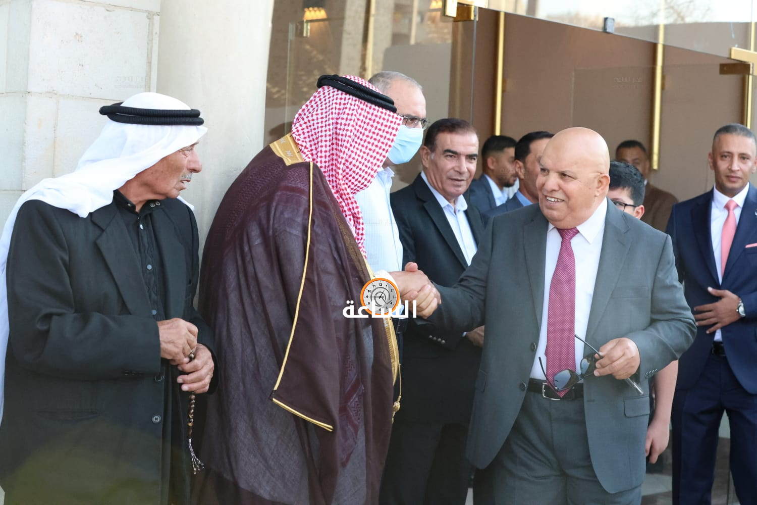 Madar Al-Saa Images 0.7084382380421947
