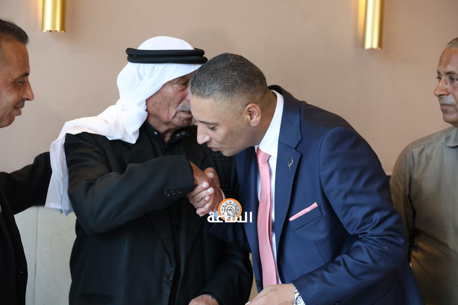 Madar Al-Saa Images 0.0023046405456608188